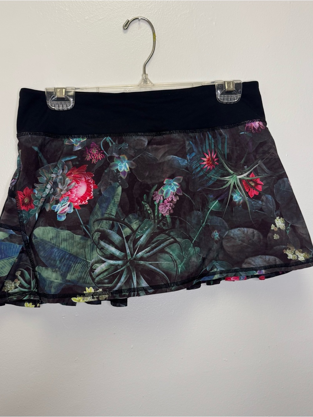 Lululemon Run Pace Setter Curious Jungle Floral Pleated Skort 6 - Picture 4 of 12